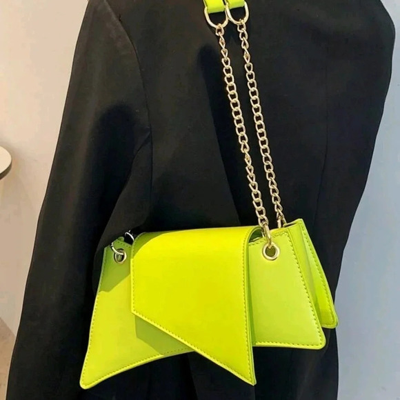Fashionable Green Unique Shaped Chain Shoulder Bag - Picture 1 of 6